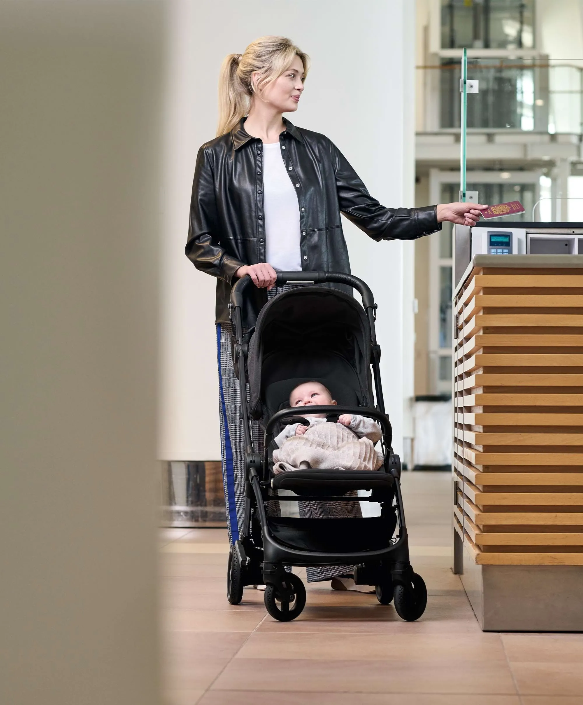 Airo Pushchair Starter Bundle (3 Pieces) - Black